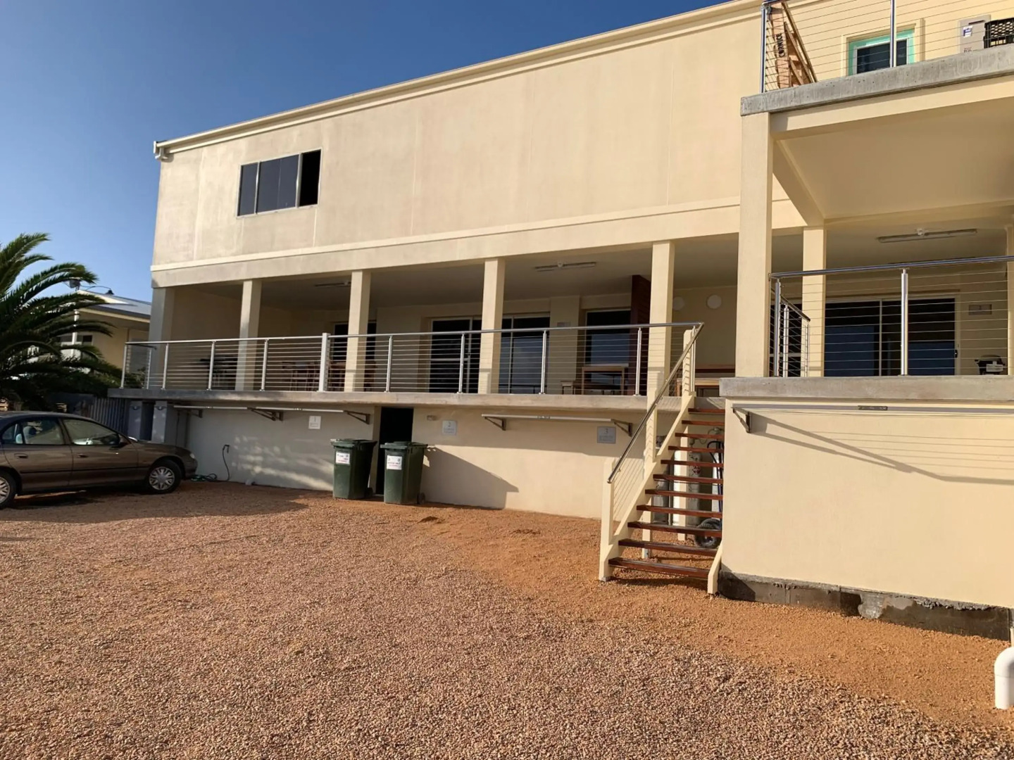 Beachside & Jetty View Apartment 1 - Admirals Apartment