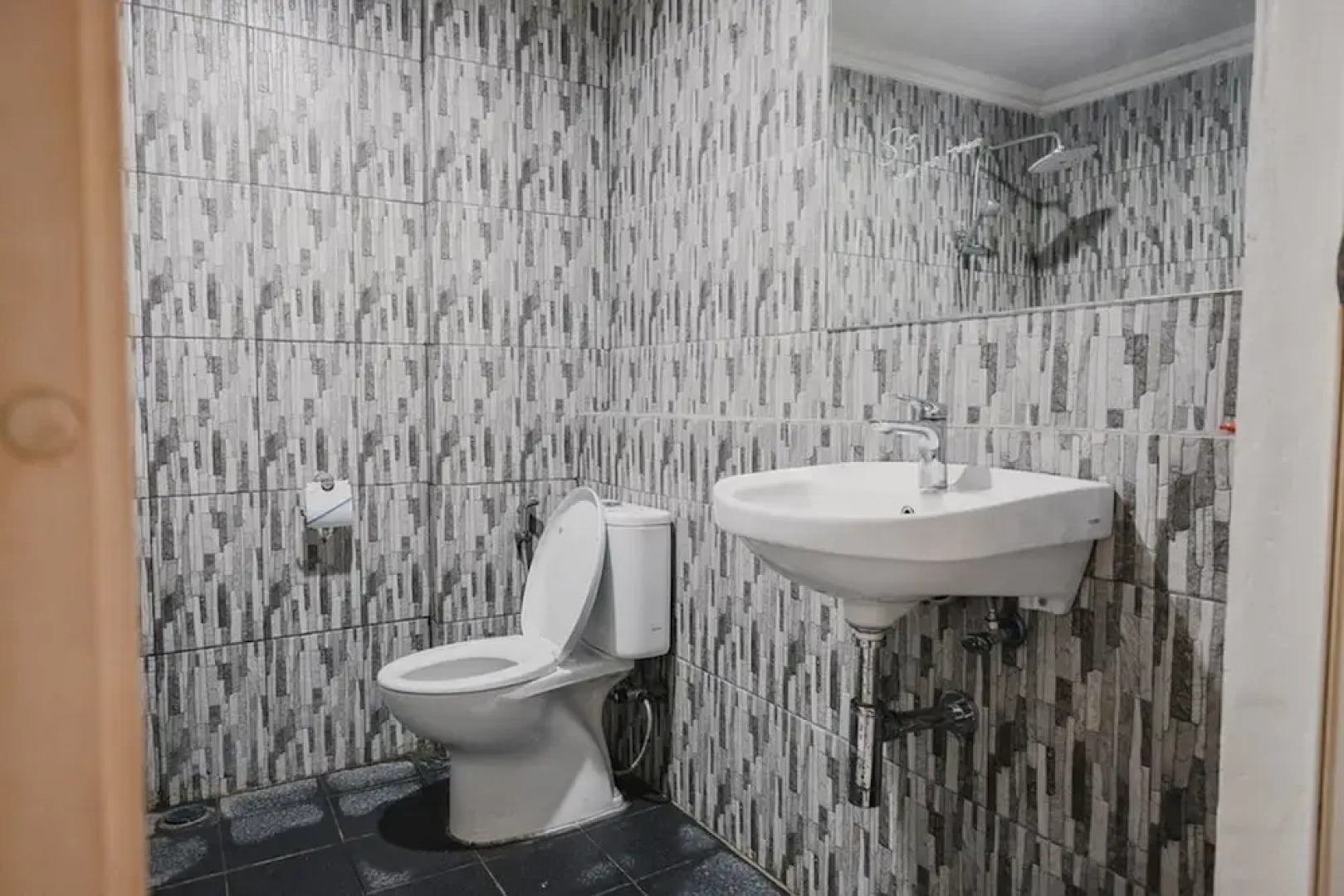 RedDoorz Plus near Pelabuhan Merak