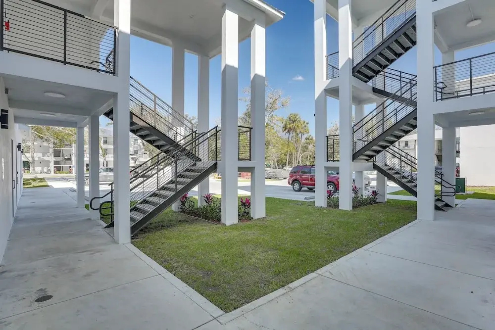 Walkable Downtown Labelle Apt w/ Private Balcony!