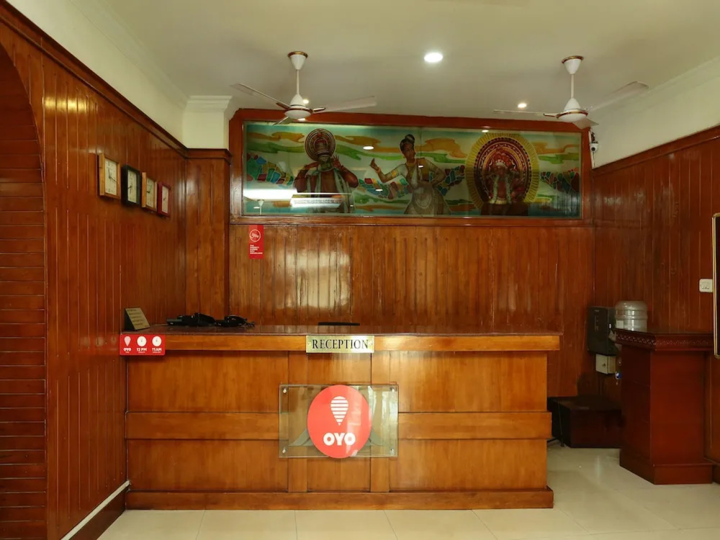 OYO 11492 Gateway Inn