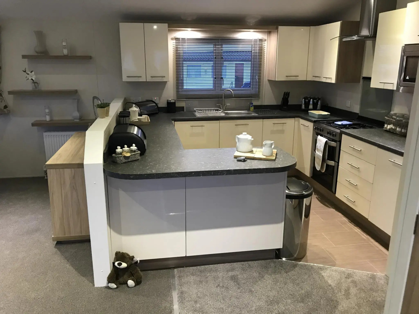 Luxury Lodge Embo