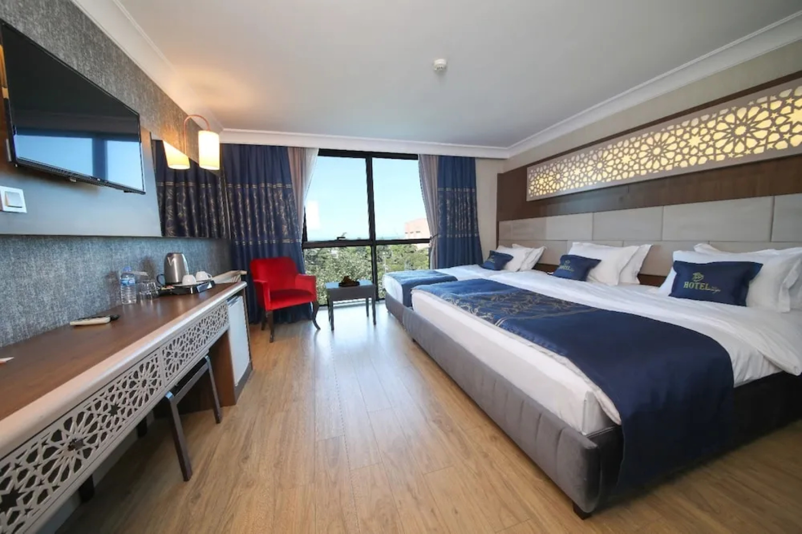 Bm Hotel City
