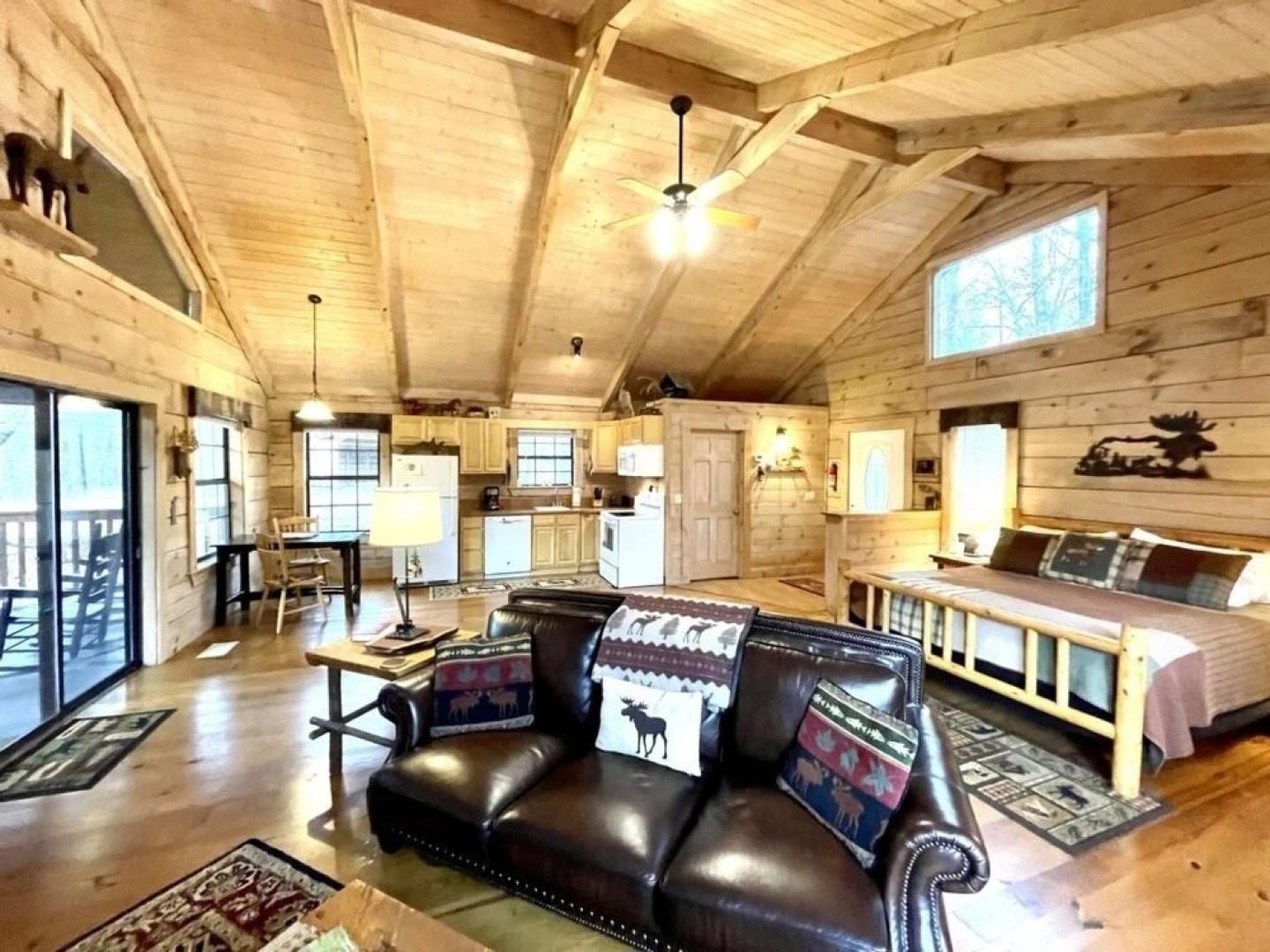 Private and Perfect! - hot tub, king bed, fireplace - dog and motorcycle friendly Studio Cabin by RedAwning