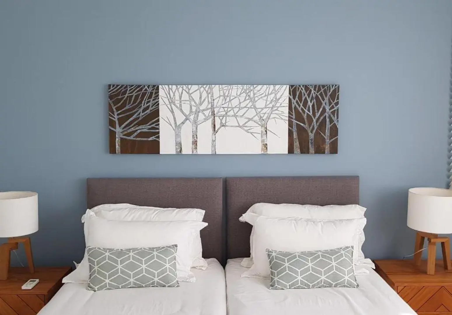 Beachwalk Deluxe Apartment - 50 steps to the beach