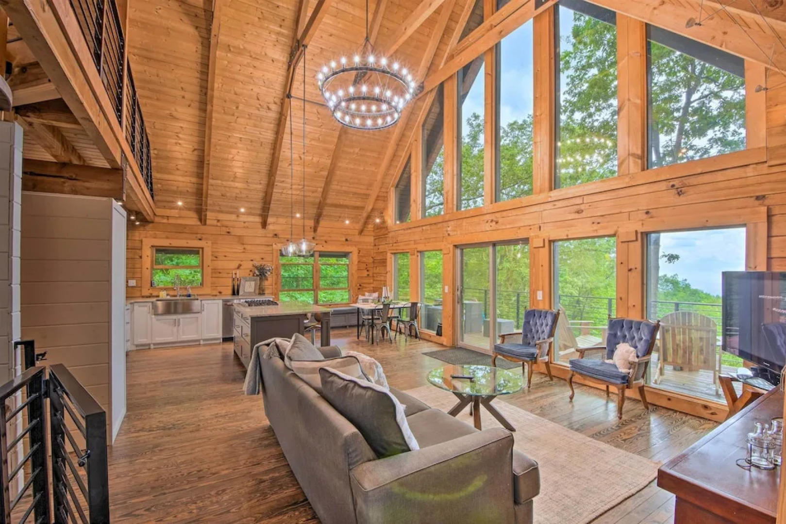 Luxe Jasper Cabin w/ Deck + Blue Ridge Mtn Views!