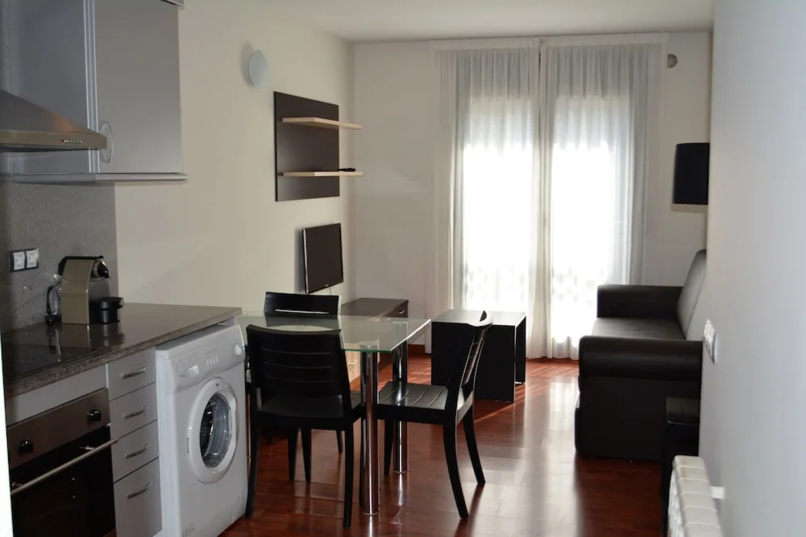 Peretol Apartments 1950M