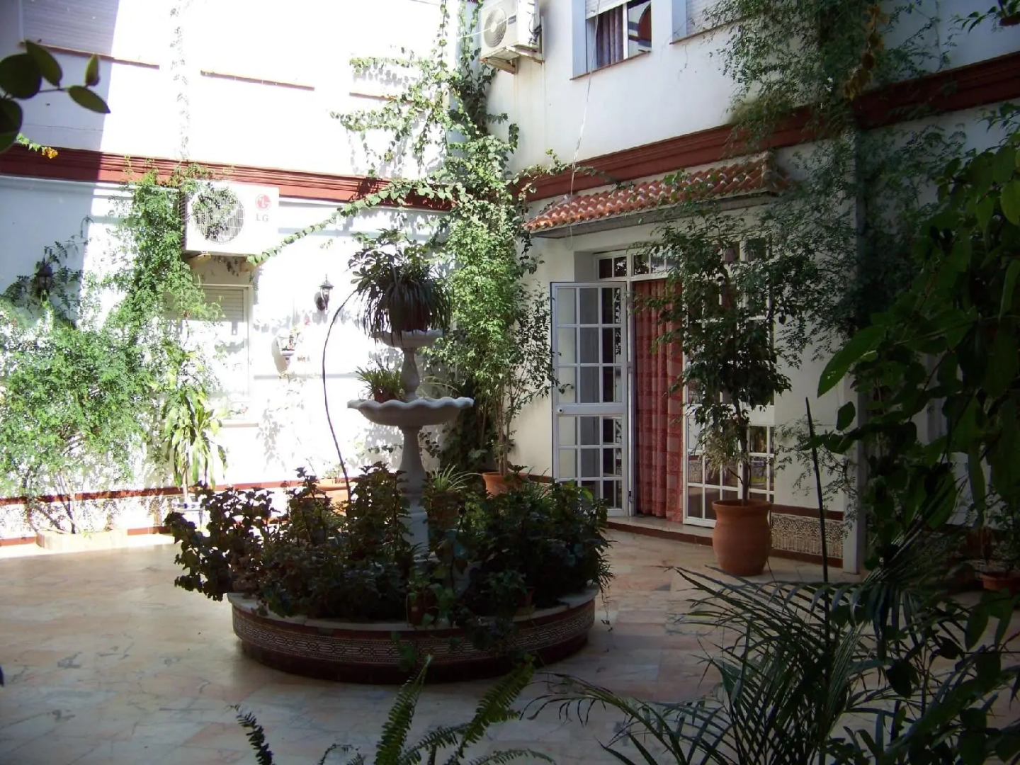 Hostal Restaurante el Lirio