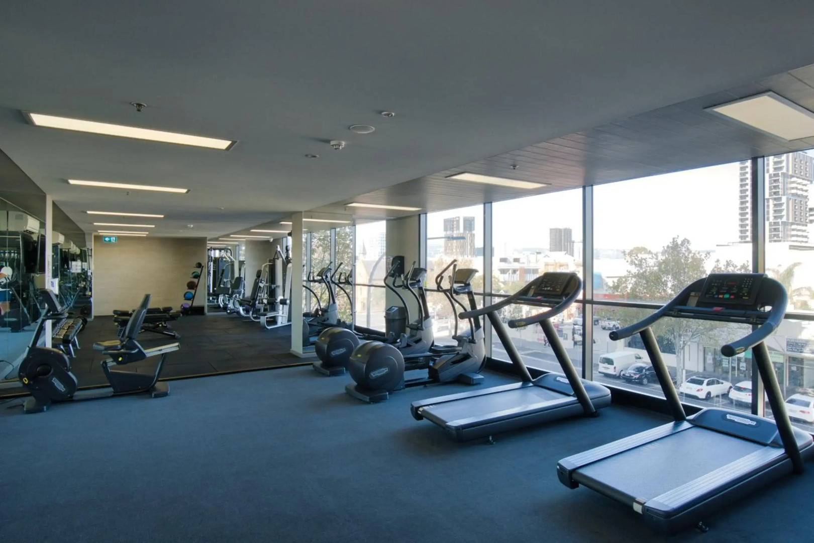 Luxury 2 Bedroom Apartment - Adelaide CBD