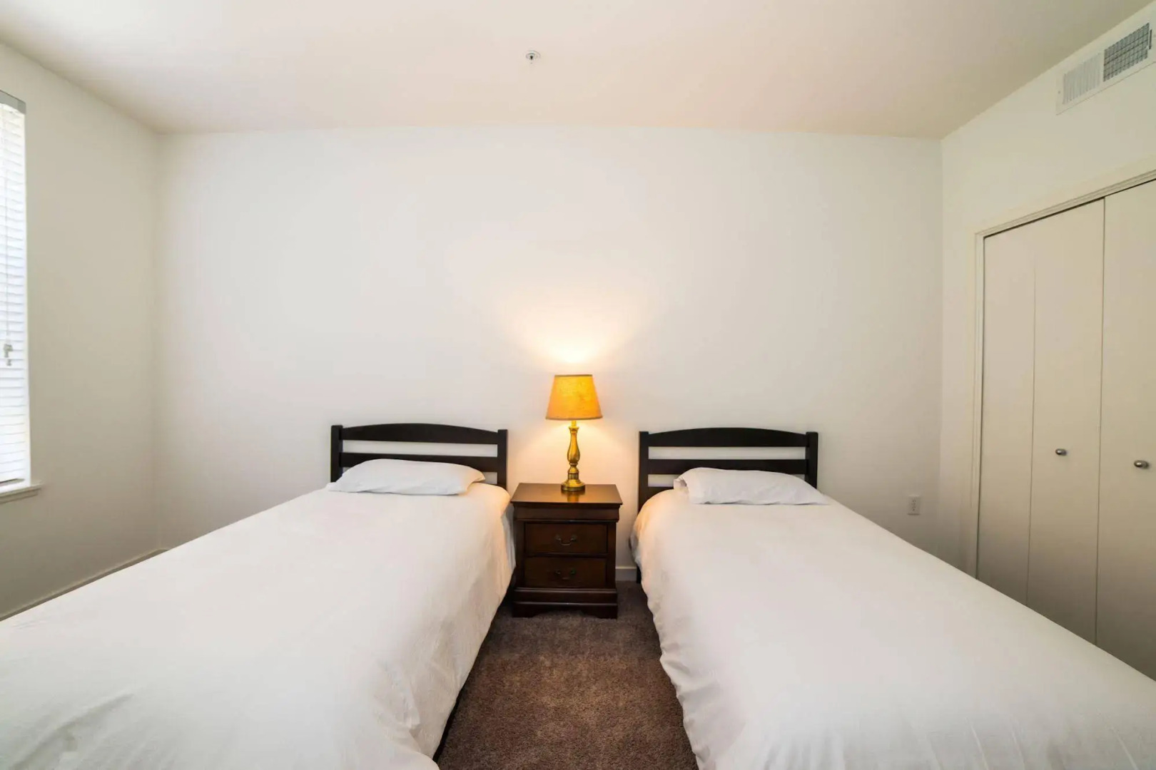 Ginosi Wilshire Apartel