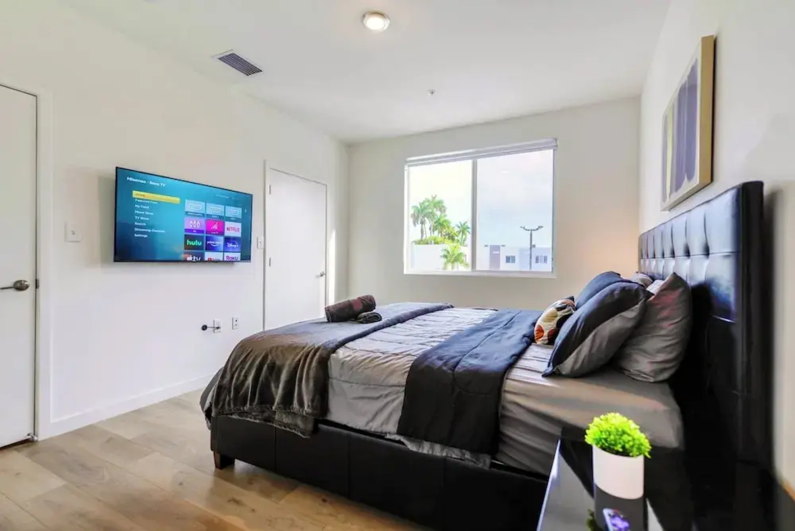 Prime Townhouses Near Design District