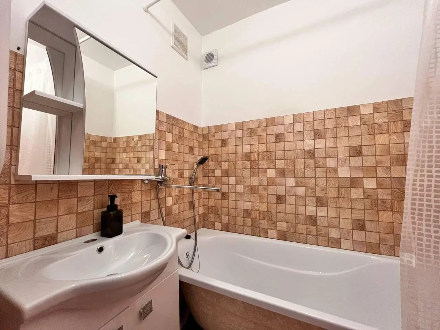 Марат Home (Хоум) на улице Шевченко