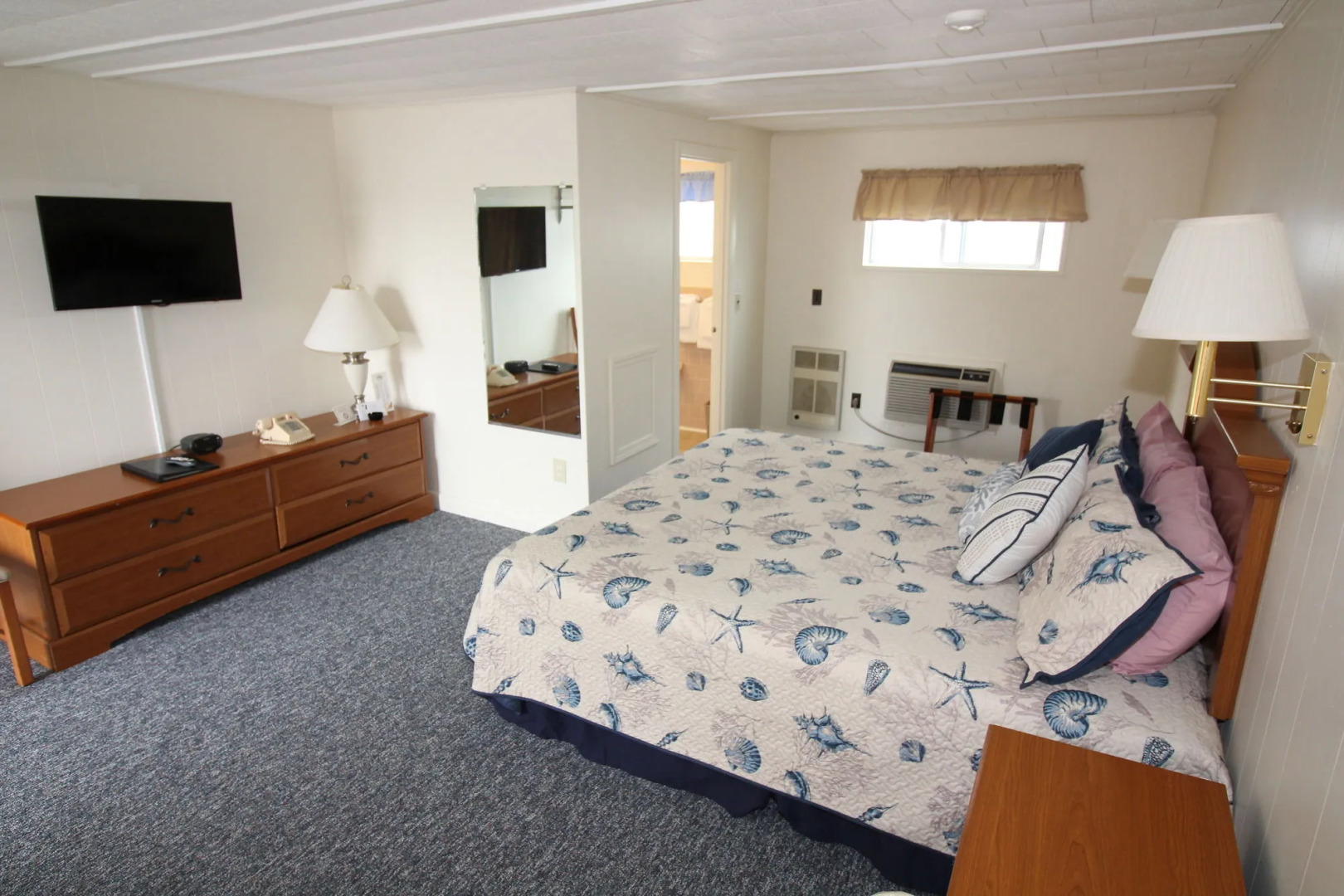 Ocean Street Inn on Hyannis Harbor