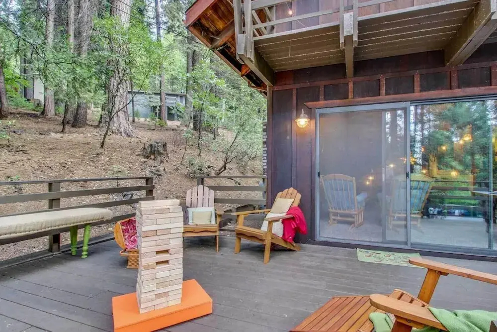 Walk Downtown: Arnold Cabin w/ Large Deck!