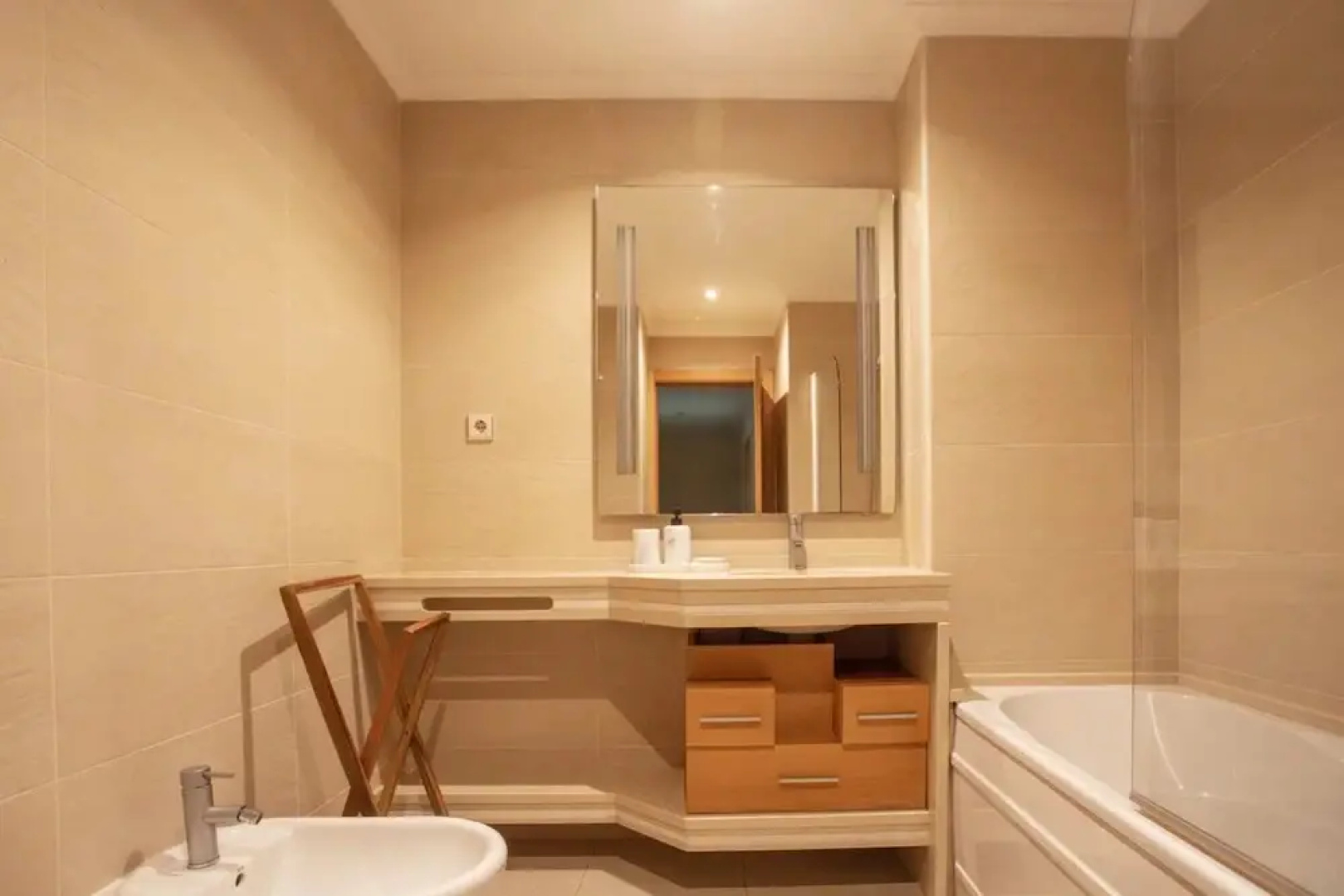 Modern 2-bedroom Flat in Odivelas
