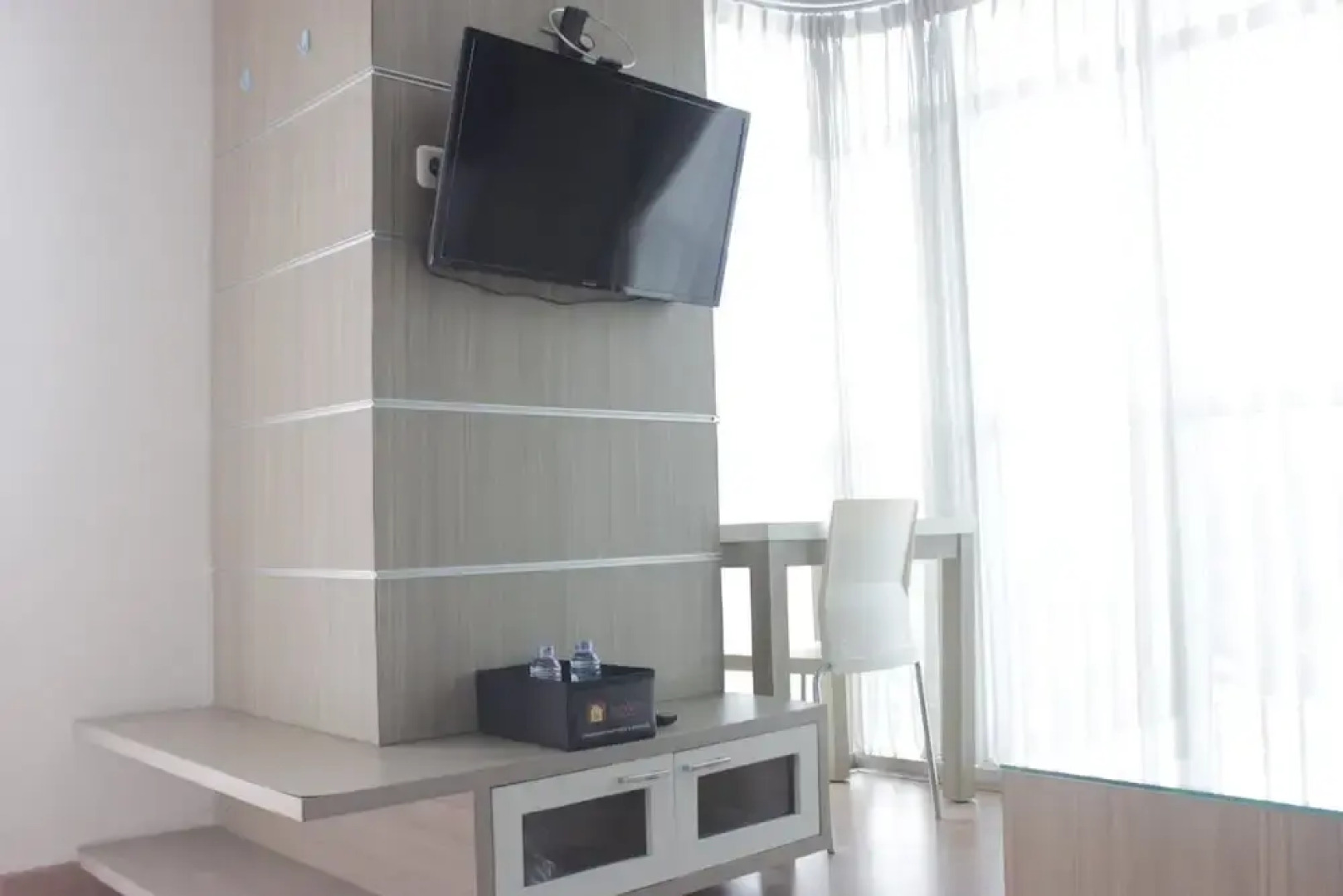 Comforting 1BR Apartment at Easton Park Residence Jatinangor Near IPDN
