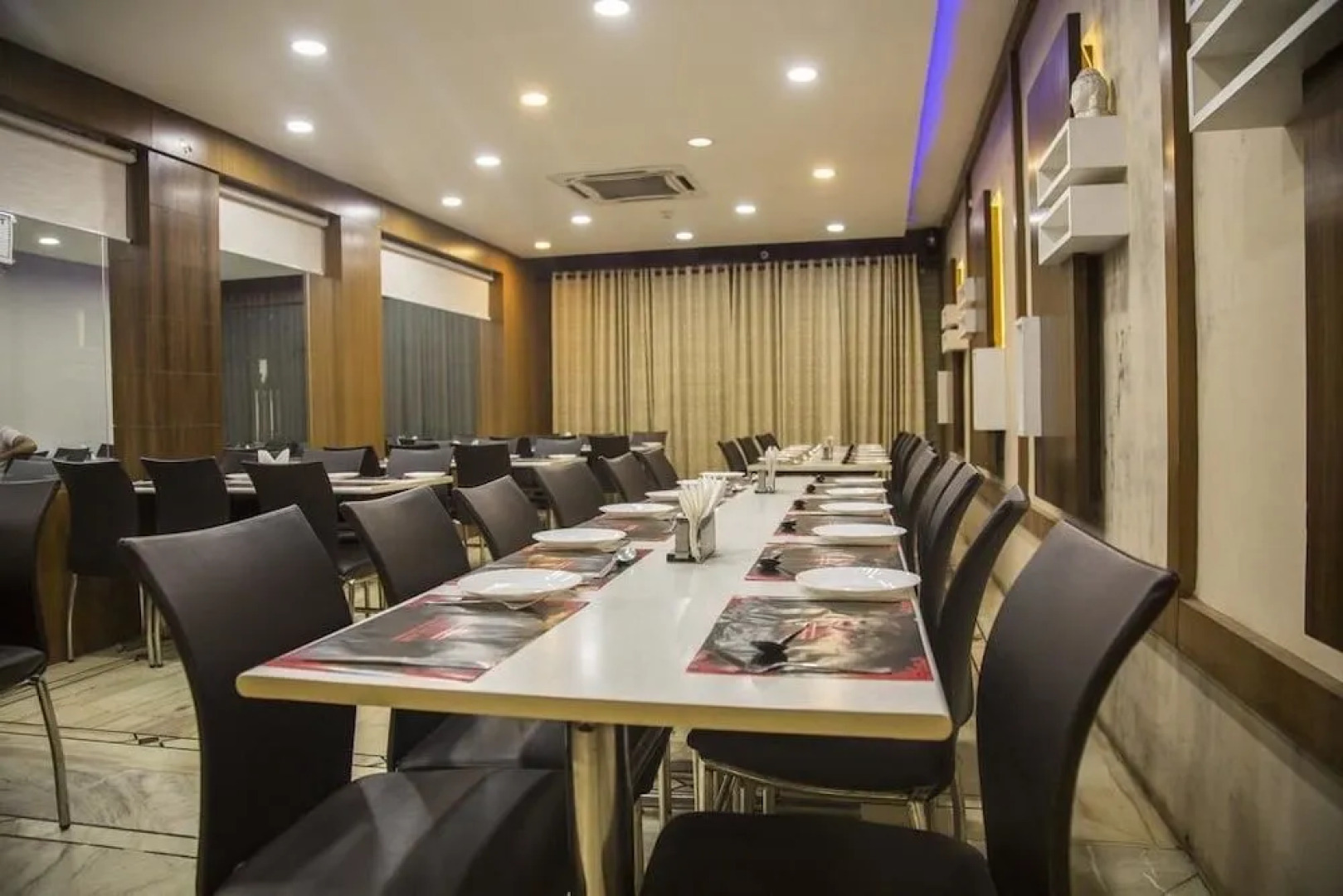 ADB Rooms Hotel Sahiwa