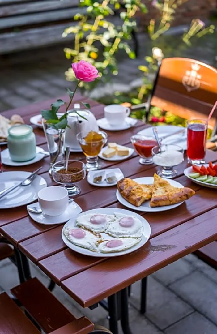 Hotel History • სასტუმრო ისტორია