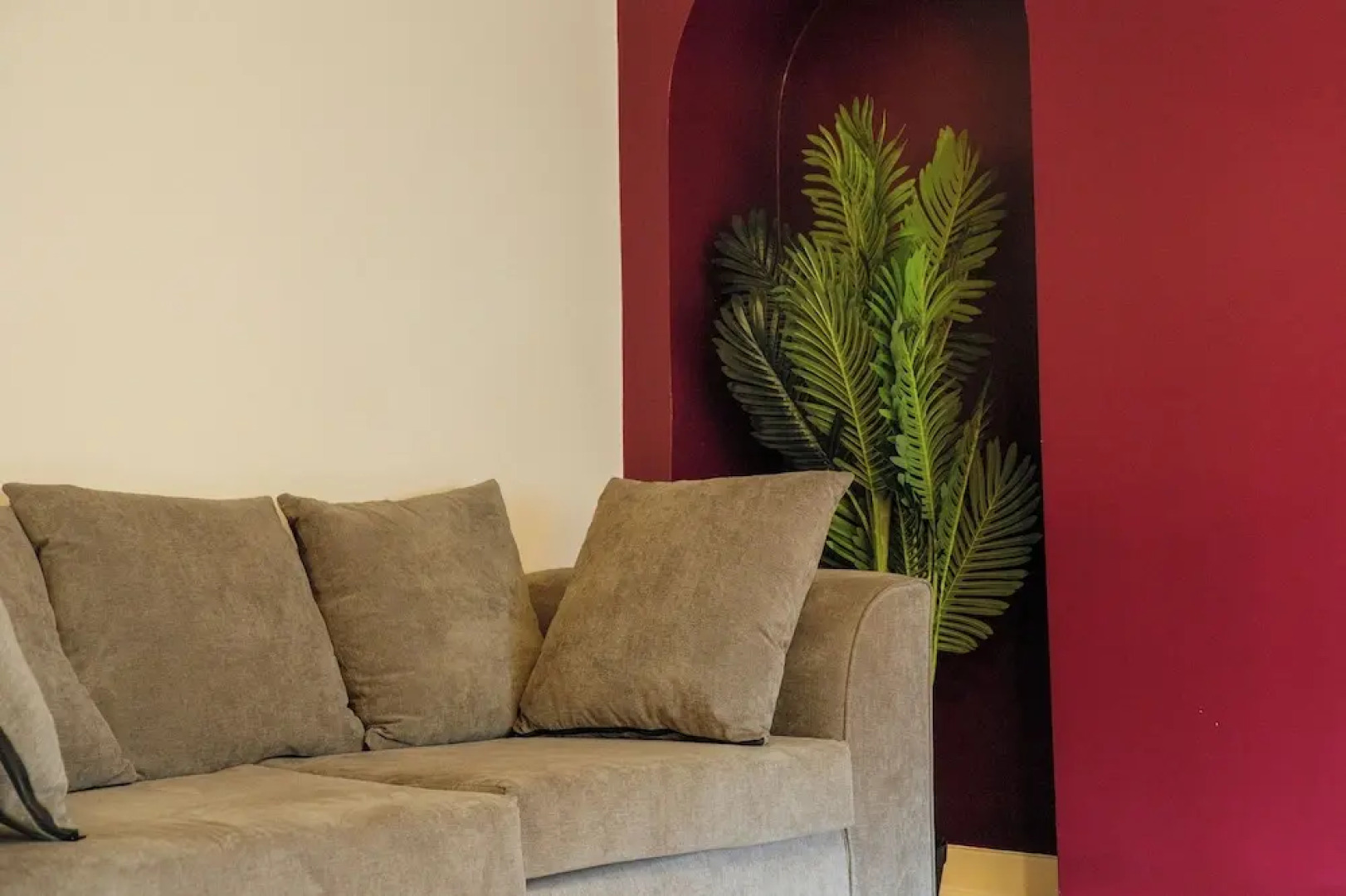 Register House - 4 bed 1 bath