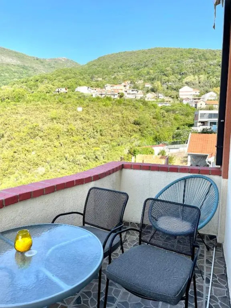 Lovely apartment with stunning view on Kotor Bay