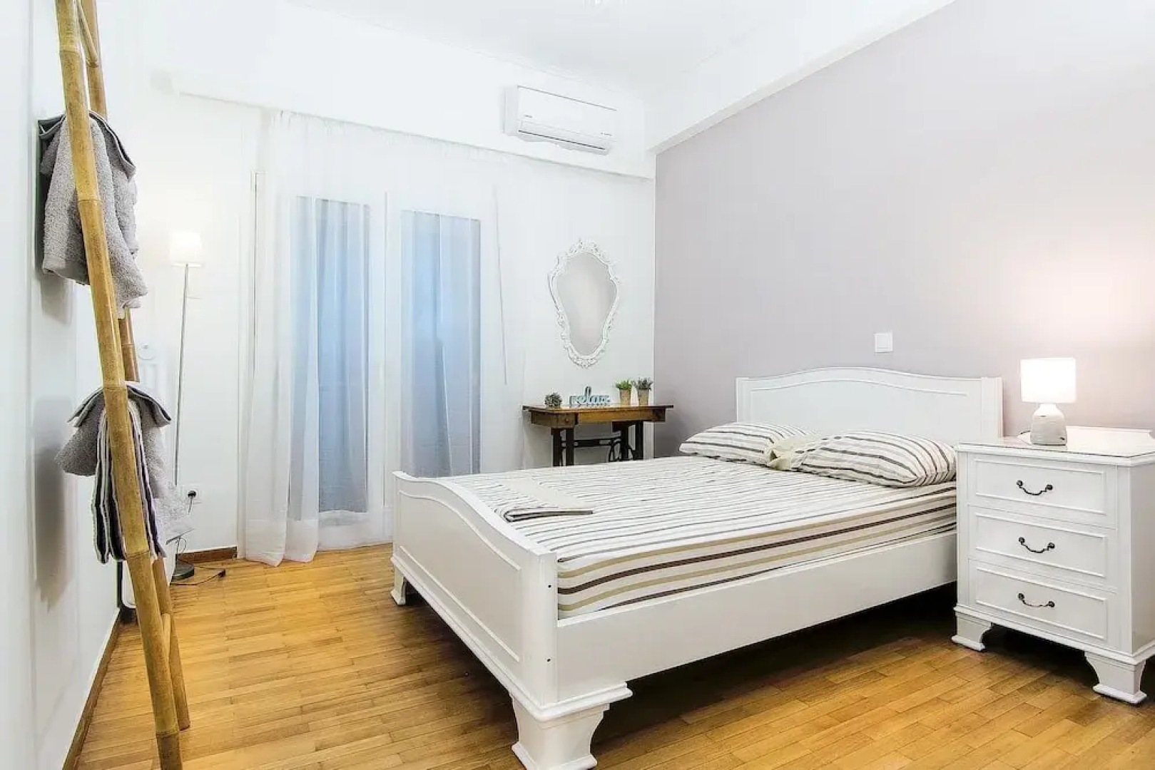 Charming 2 bdr apt next to Piraeus port