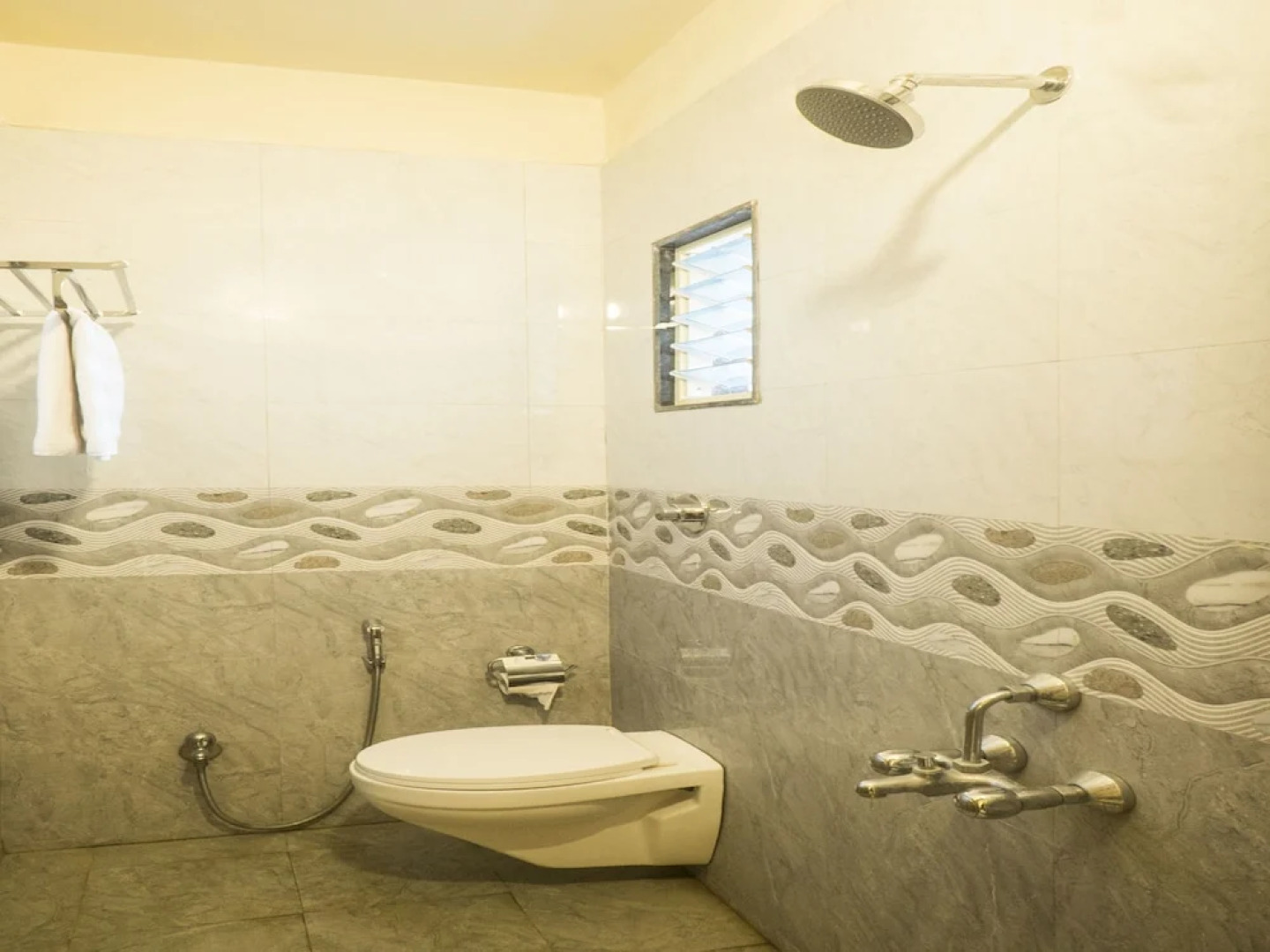 OYO 11597 Aditi Executive