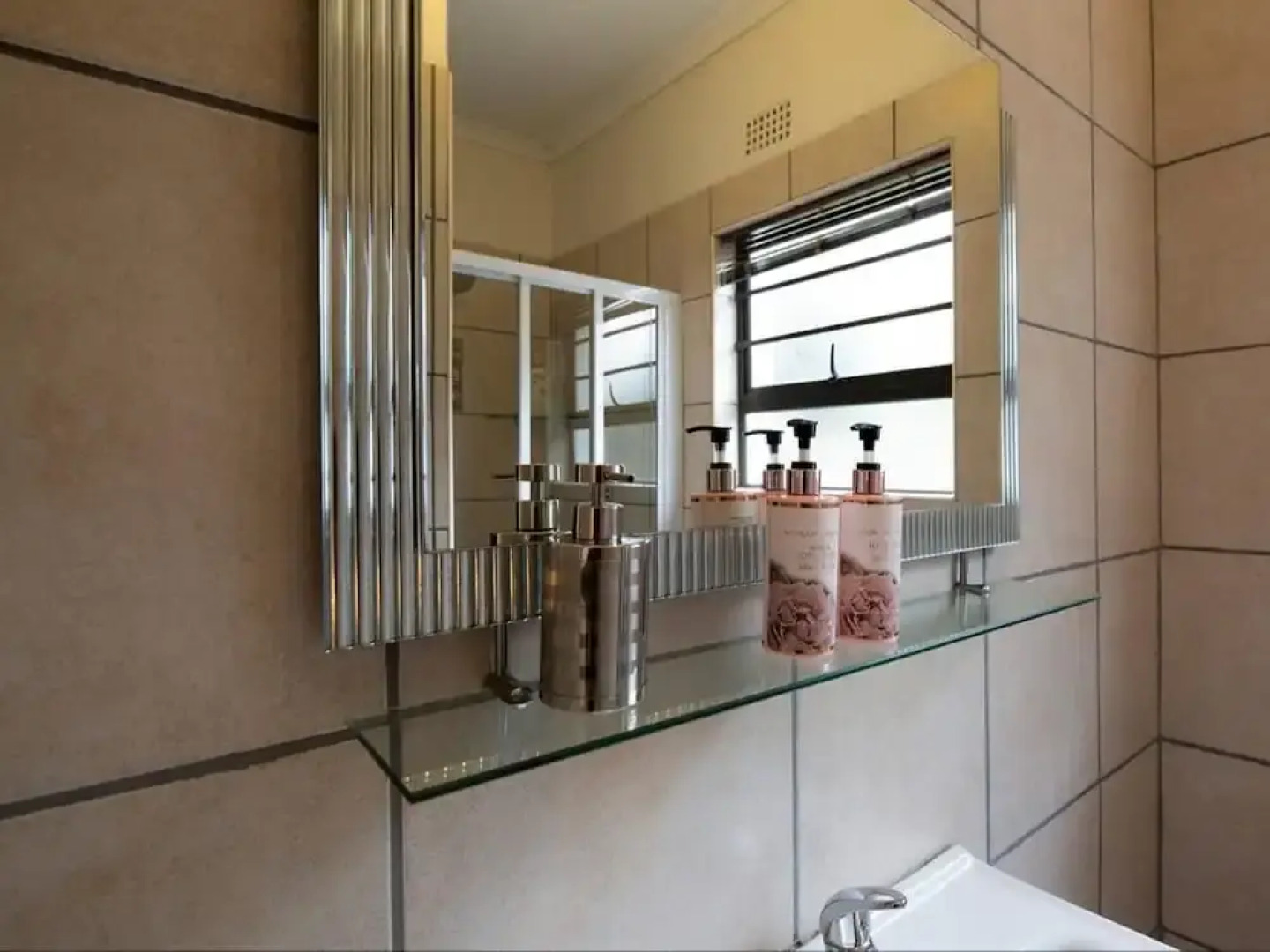 Angelica Guest House