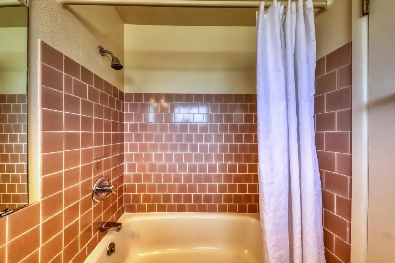 Seahorse Oceanfront Lodge