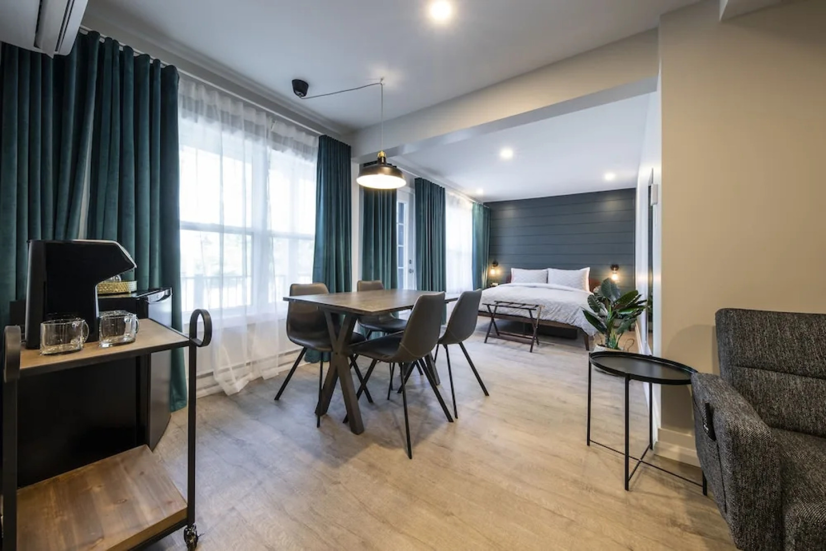 Square Victoria Maison Hôtelière