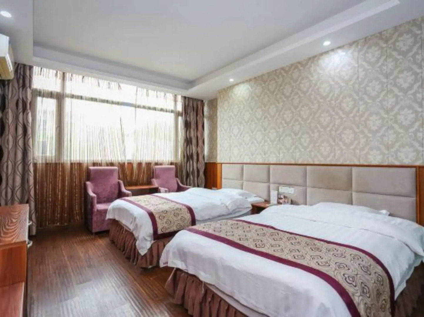 Gangwan Business Hotel