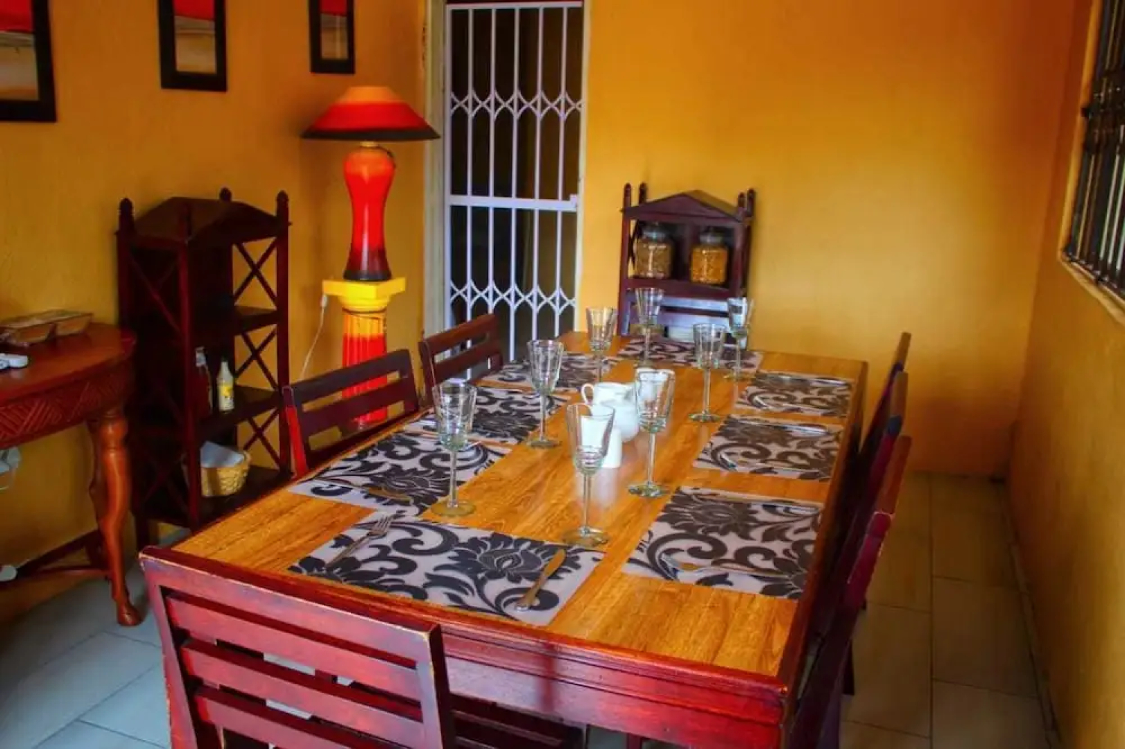 Legae Larona Guest House