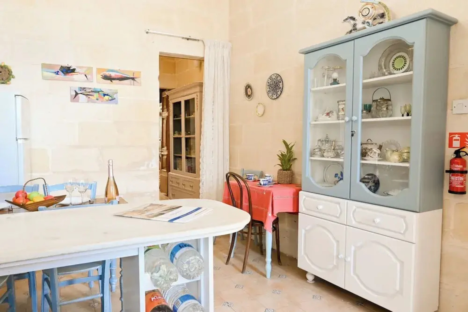 A Cosy Nest Overlooking The Sea