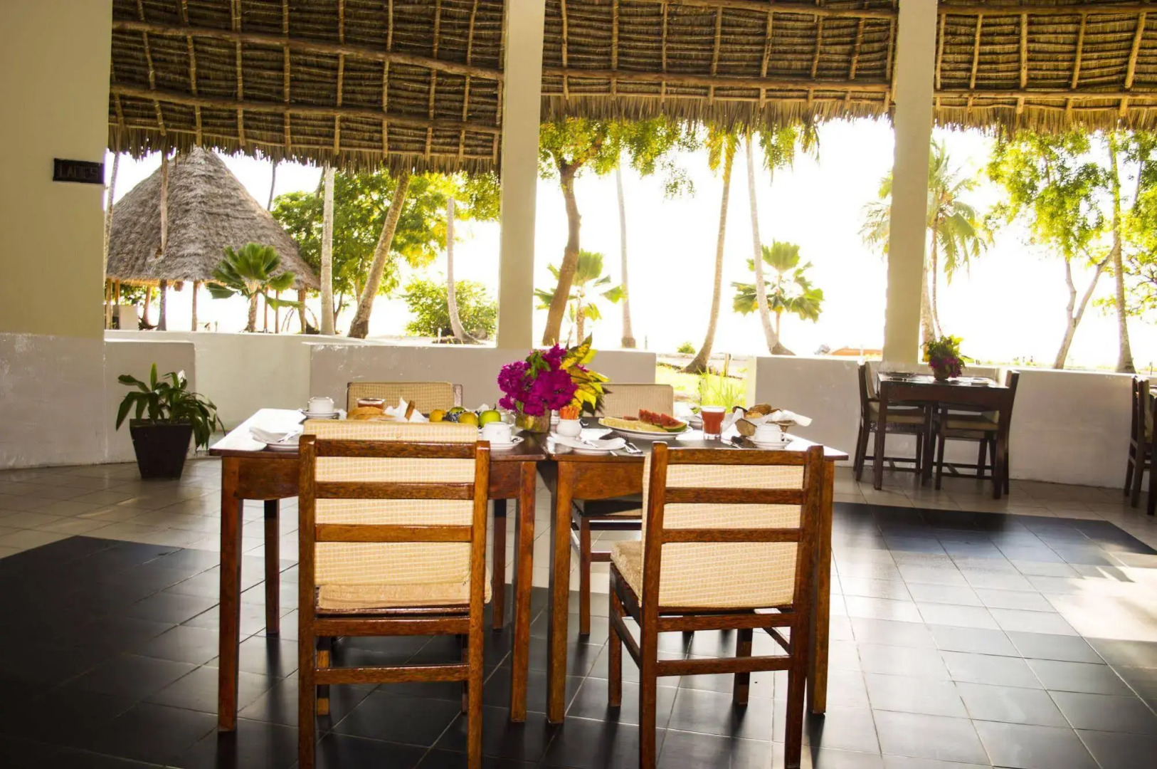 Antonio Beach Hotel and Spa