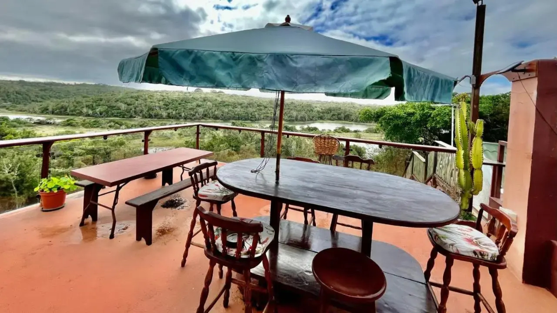 Open Plan Lagoon View Chalet