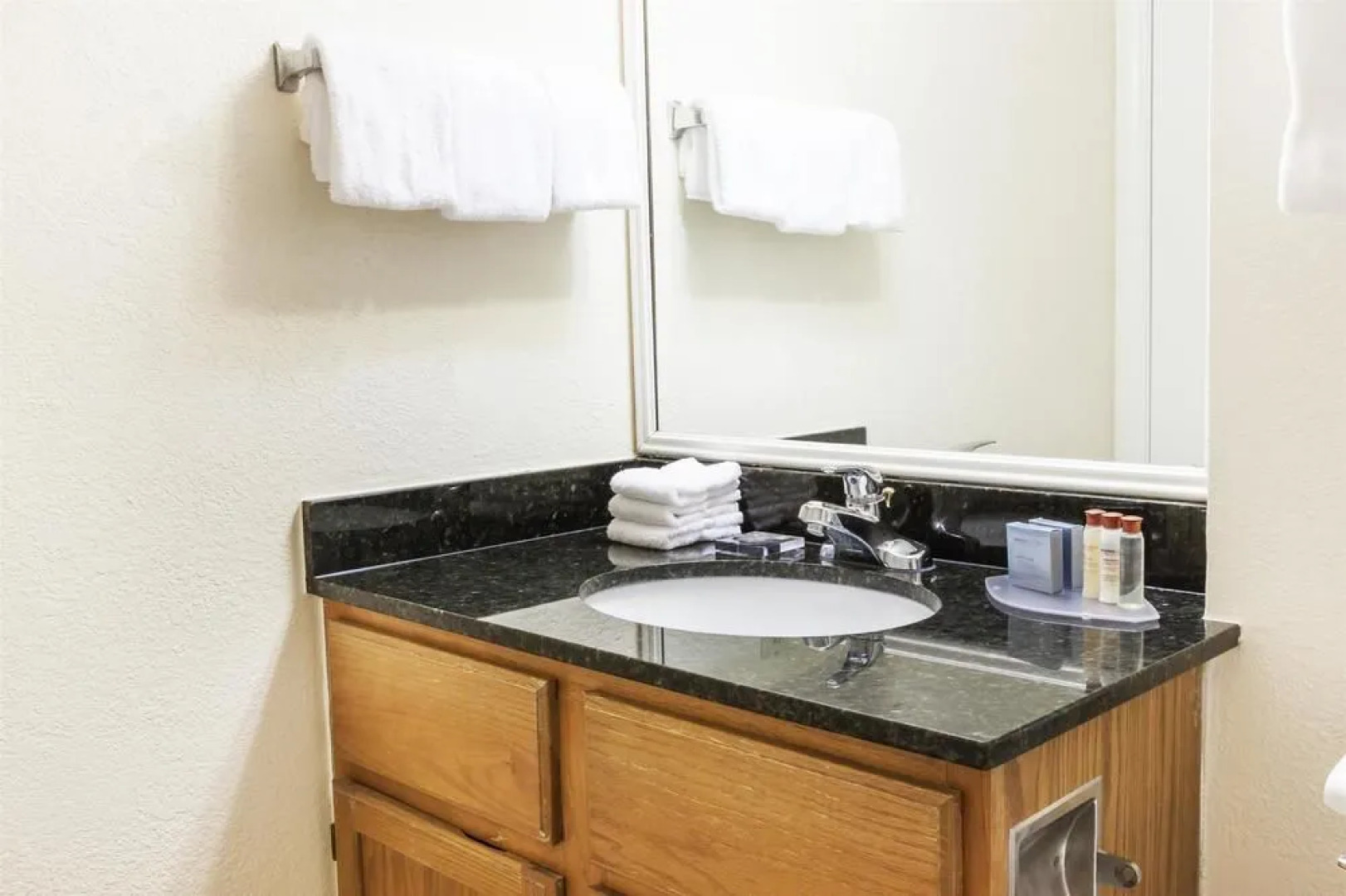 Hawthorn Suites by Wyndham Tyler