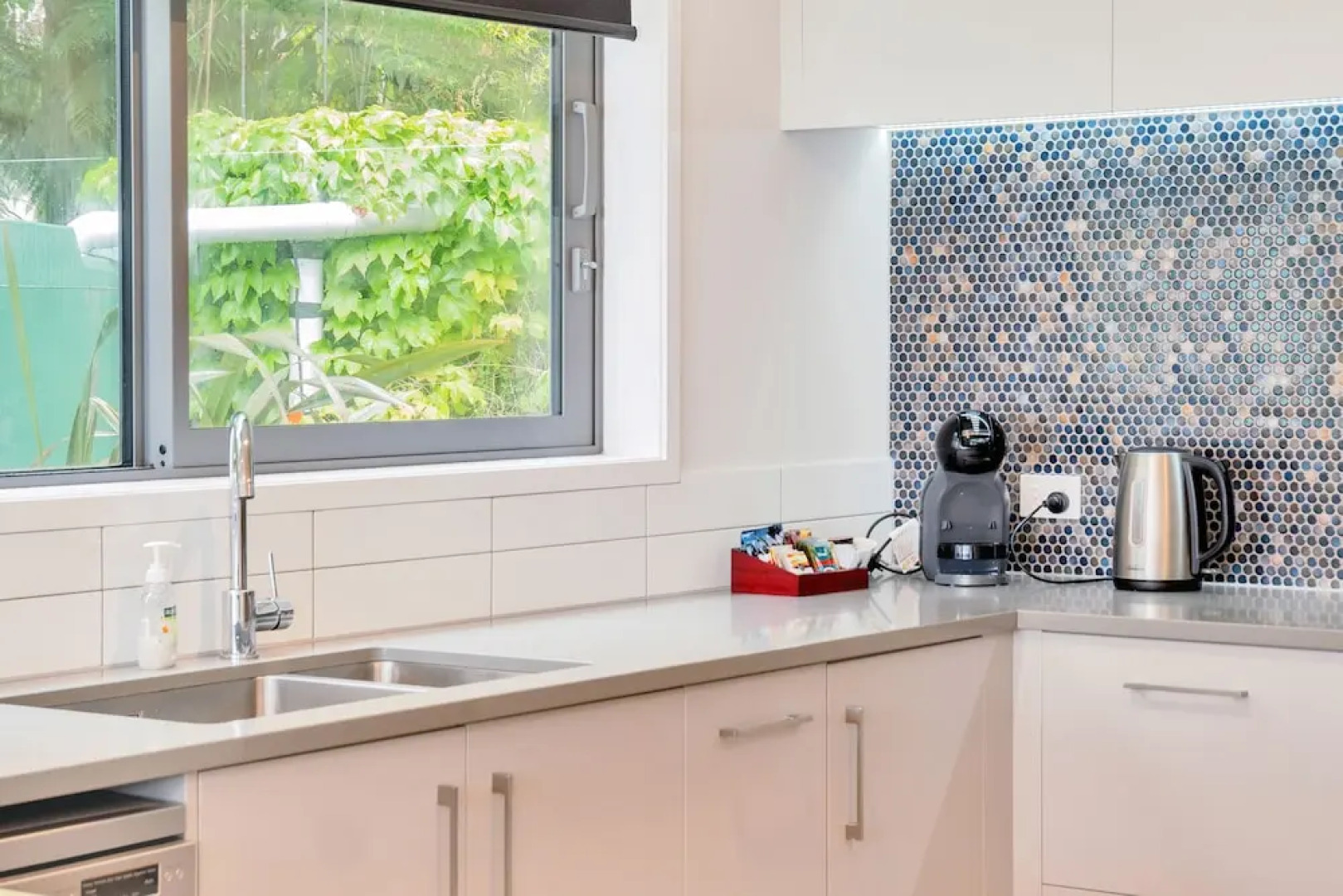 Spectacular Hilltop Retreat near Piha