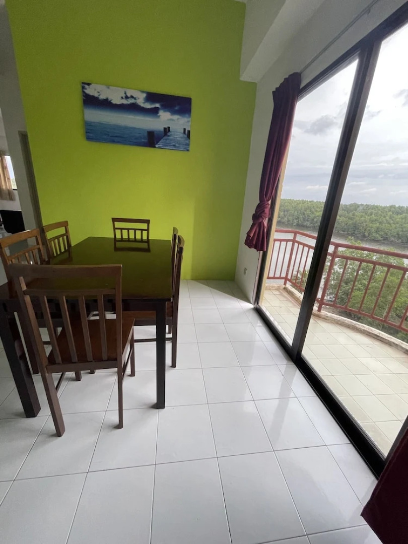 Dindings Pantai Desair Apartment By DPD