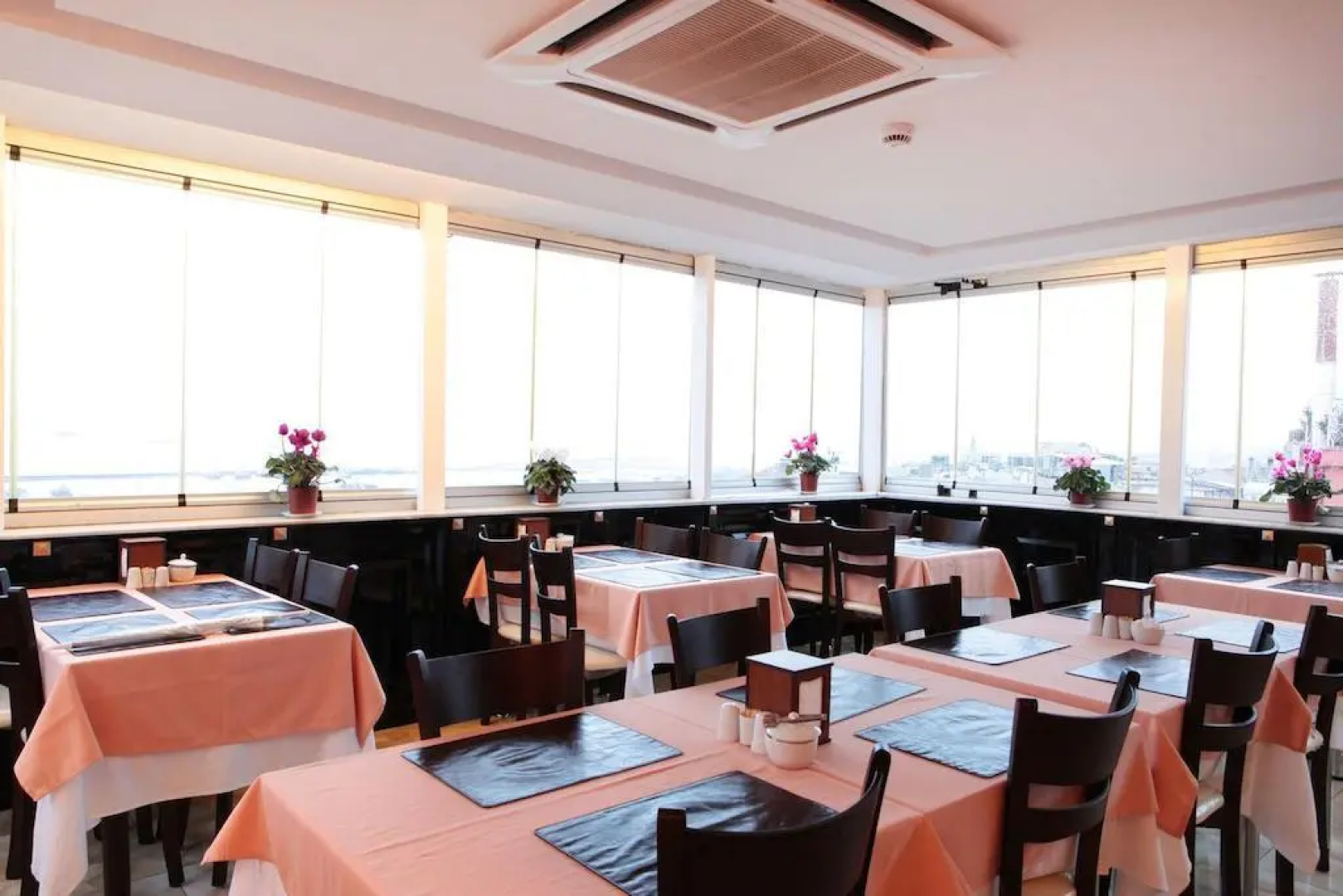 Salinas Istanbul Hotel