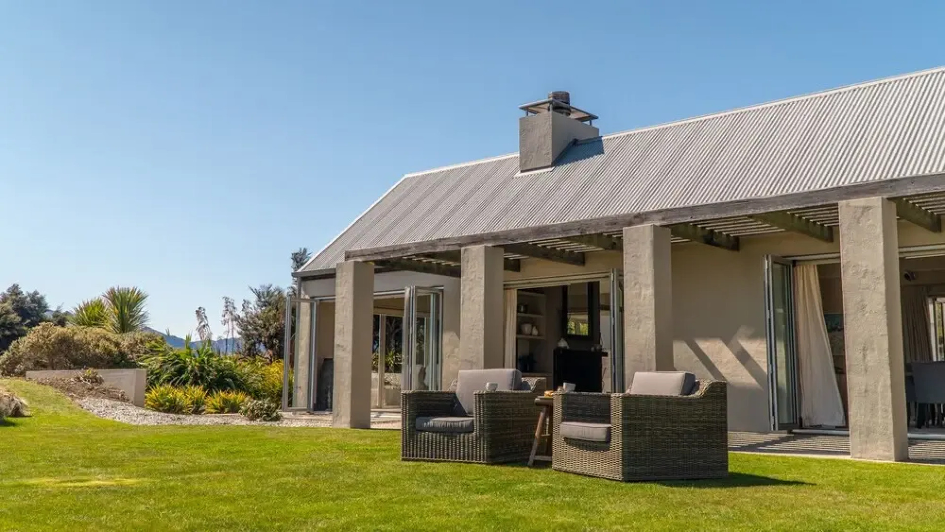 Expansive Family Retreat With Stunning Views of Lake Wanaka and the Mountains
