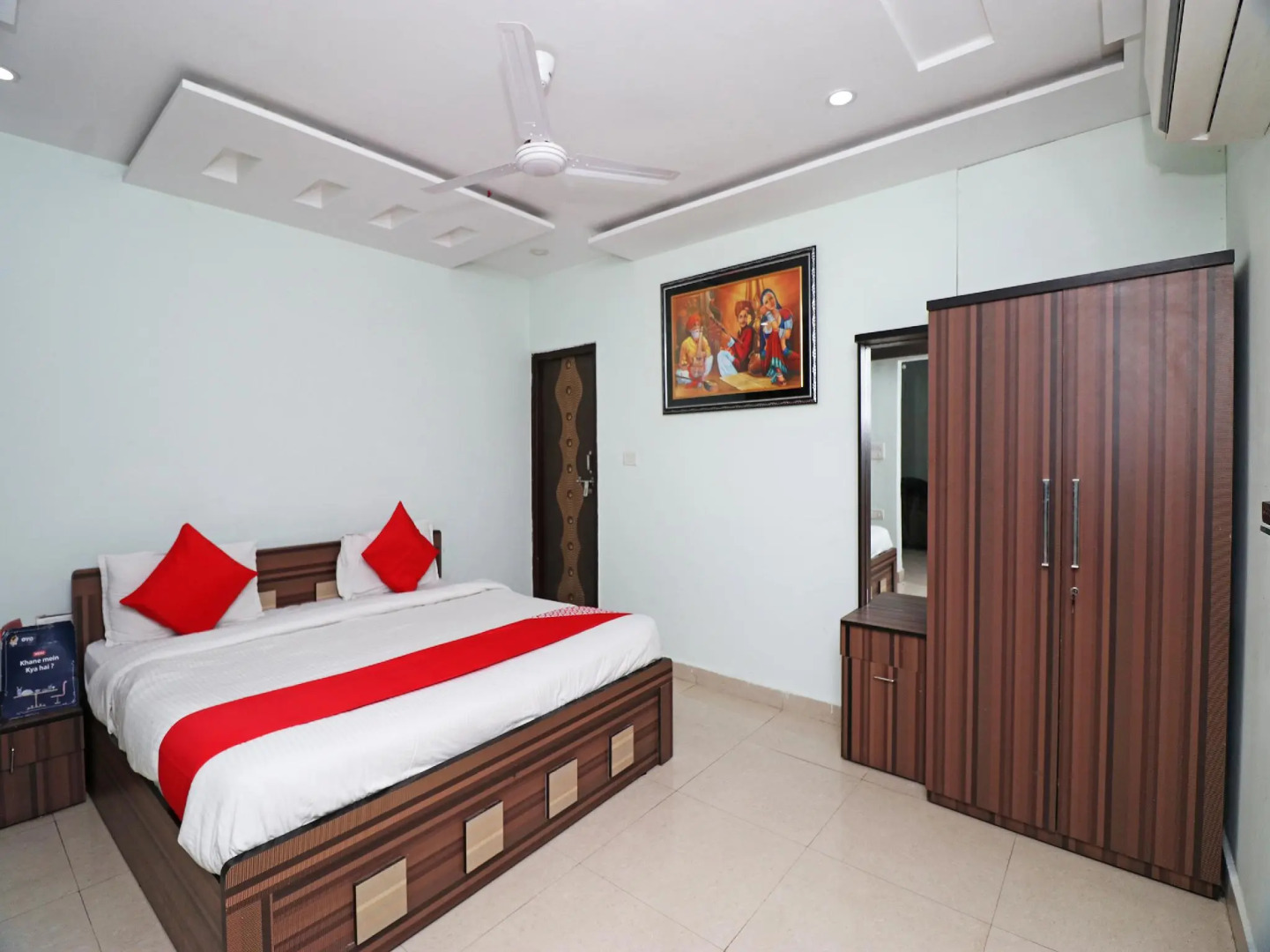 OYO Flagship 18847 Hotel Space Paradise Inn