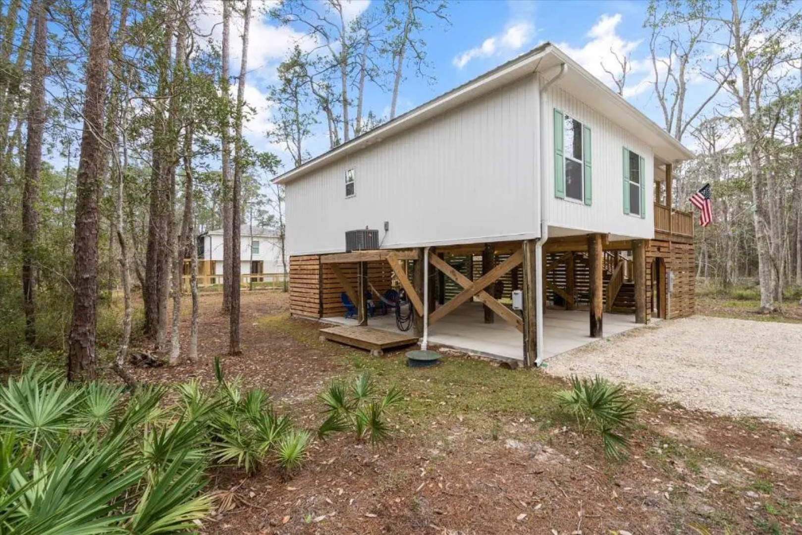 The Hummingbird House - East End Island / Pet Friendly