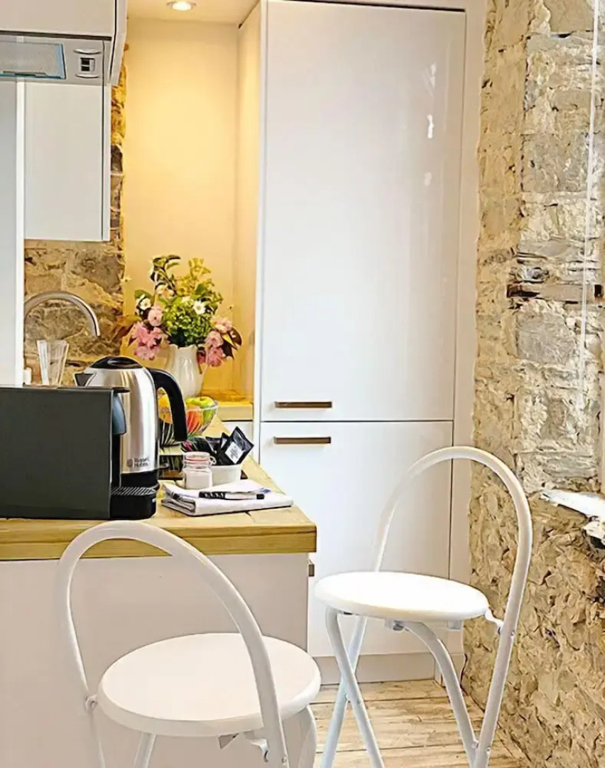 Live and Let Live Inn