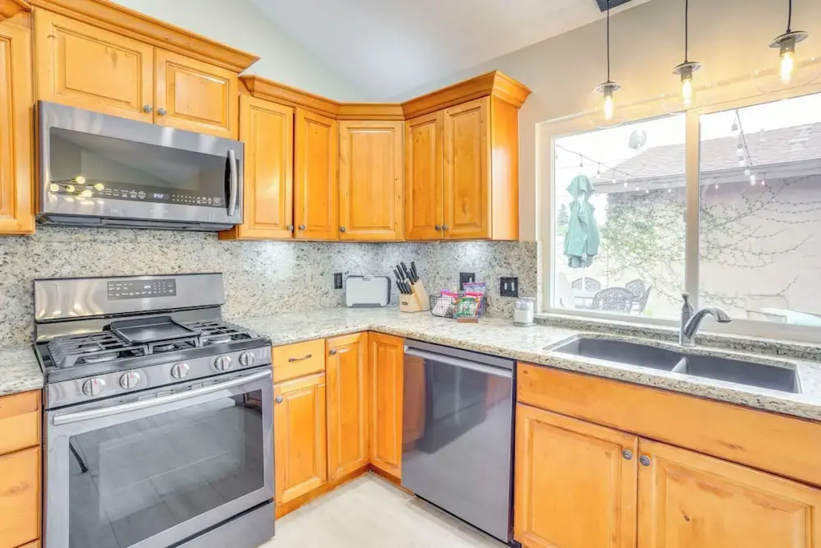 Idyllic Tustin Home w/ Private Patio & Grill