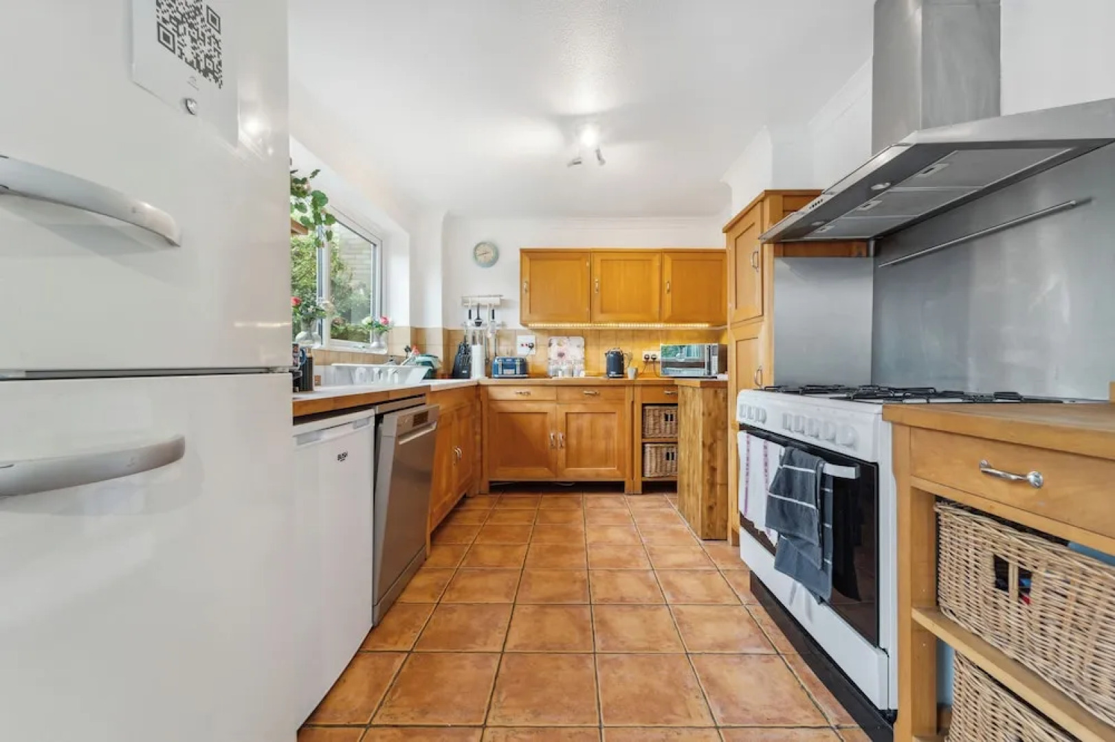 Spacious Home - Sleeps 10 - Free Parking - Pets