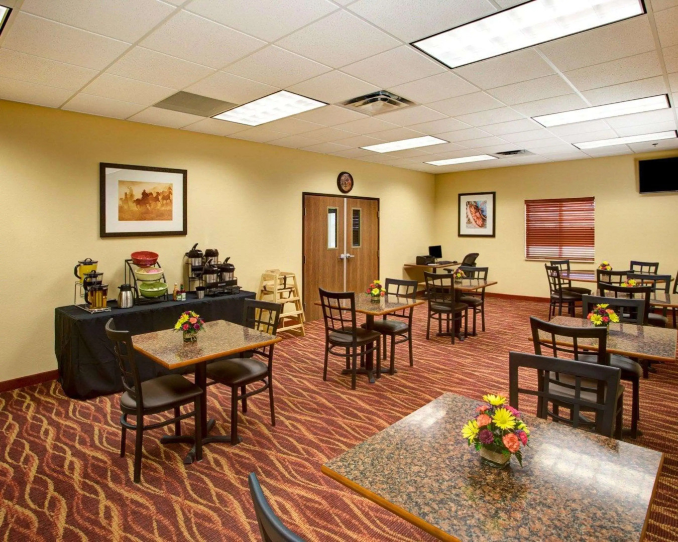 Rodeway Inn & Suites Phillipsburg