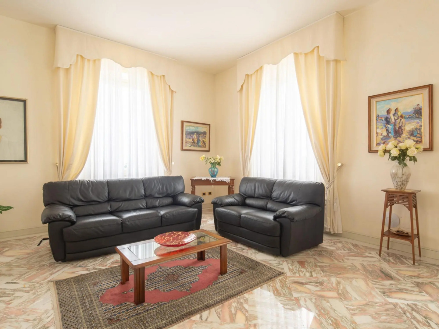 Splendid Villa in Macerata With Pool & Views