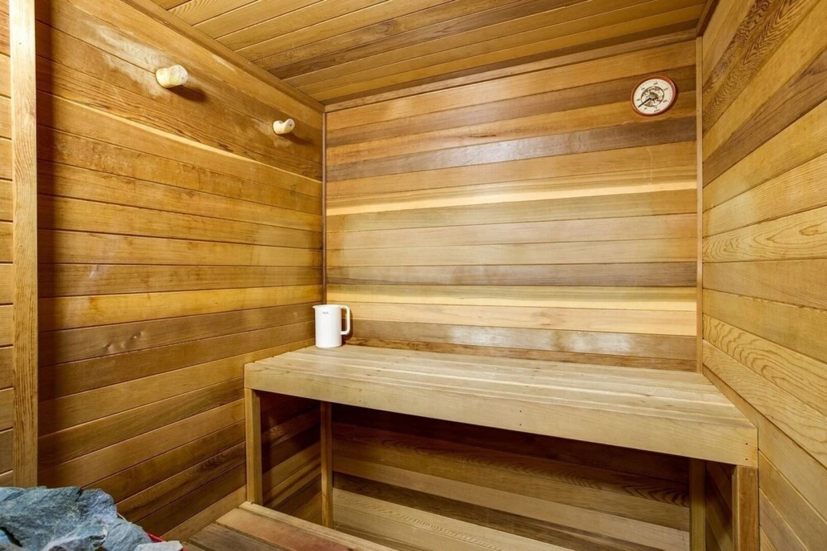 41sw - Sauna - Wifi - Fireplace - Sleeps 8 3 Bedroom Home by Redawning