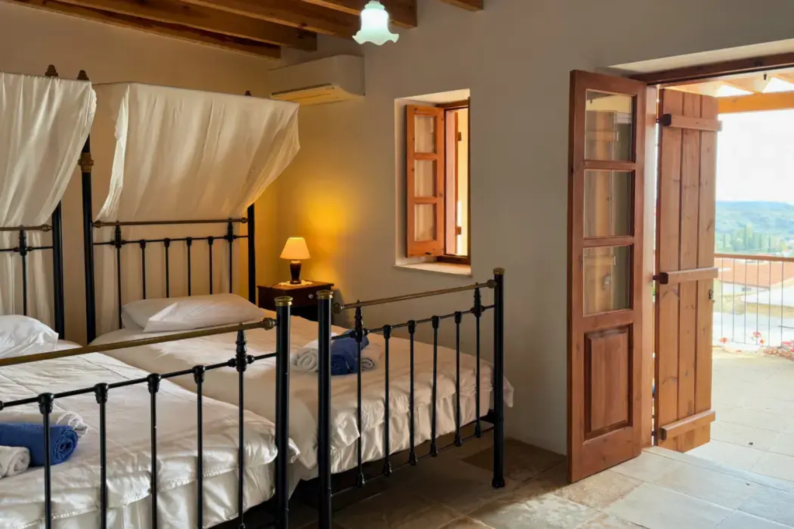 Eveleos Country House