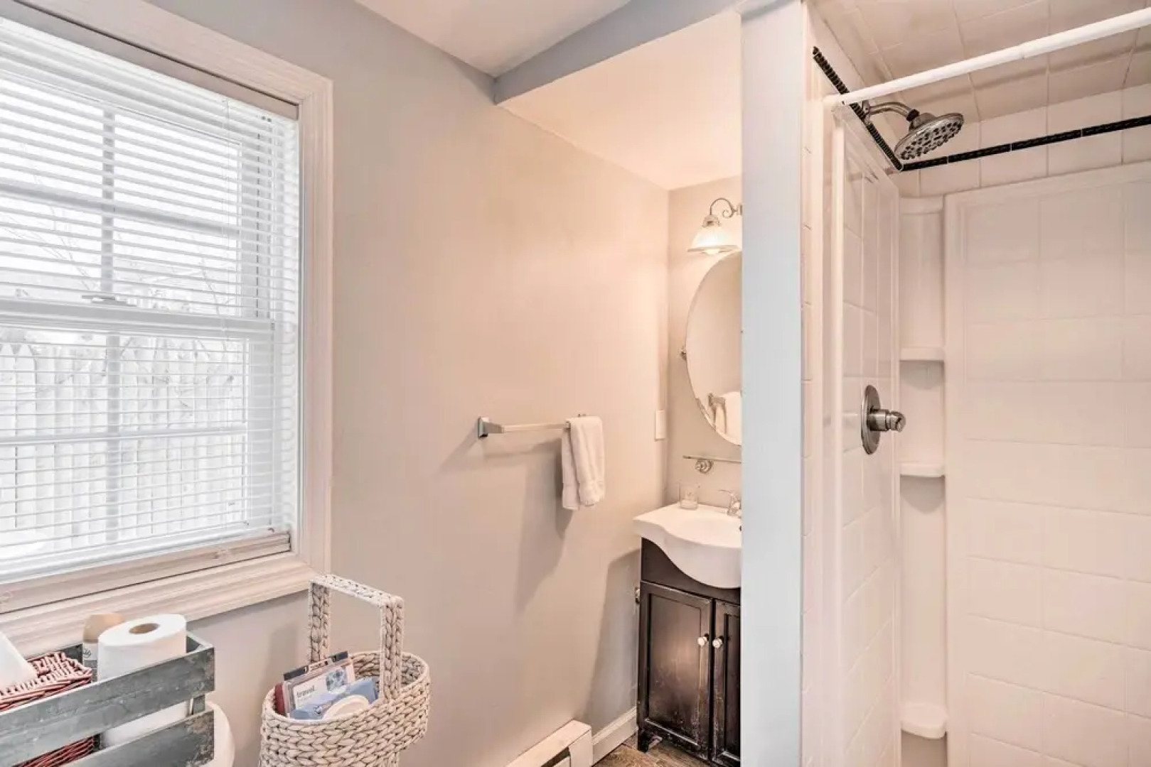 Bright Belmar Cottage < Half Mi to Boardwalk!