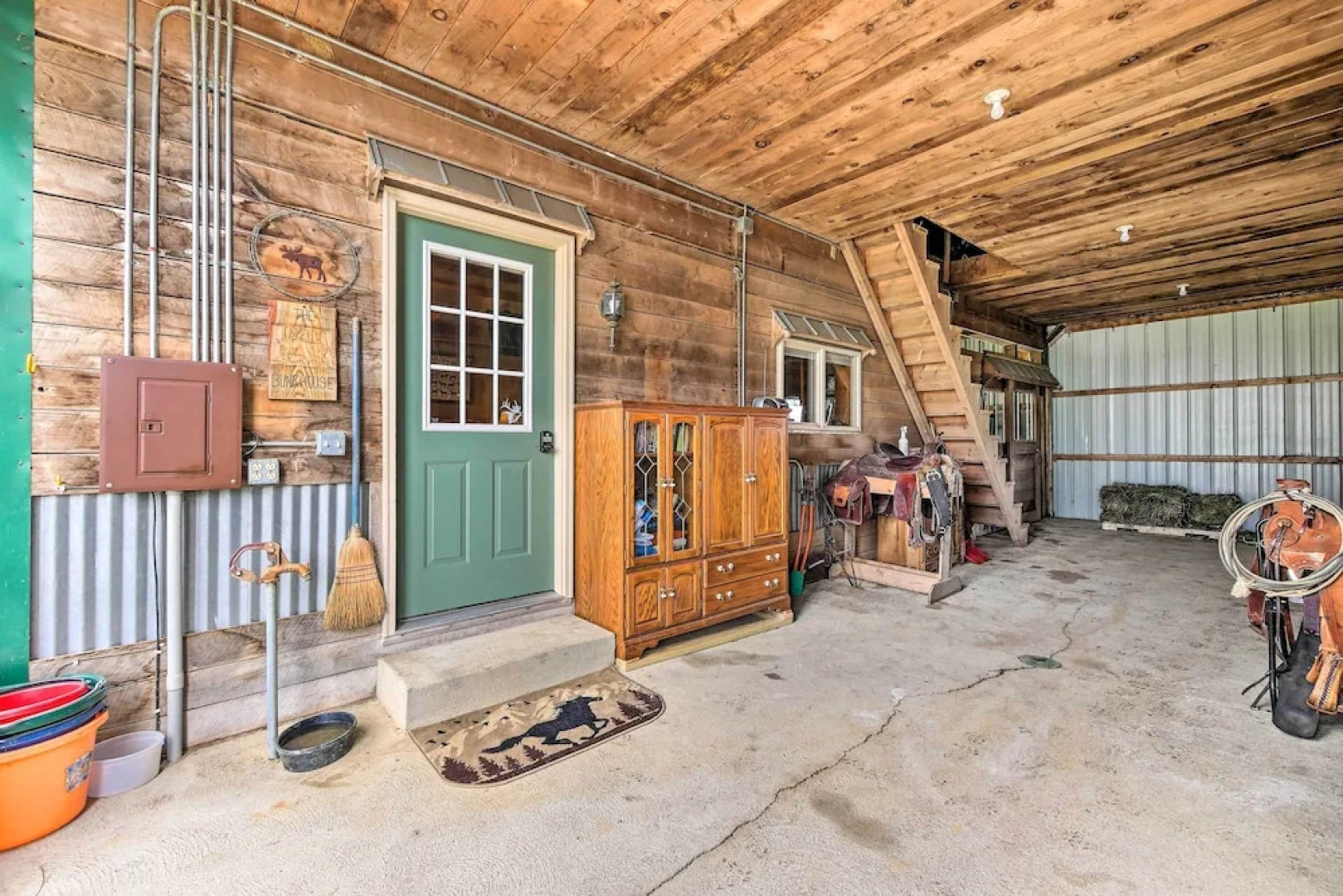 Renovated Bunkhouse on 12-acre Horse Farm!