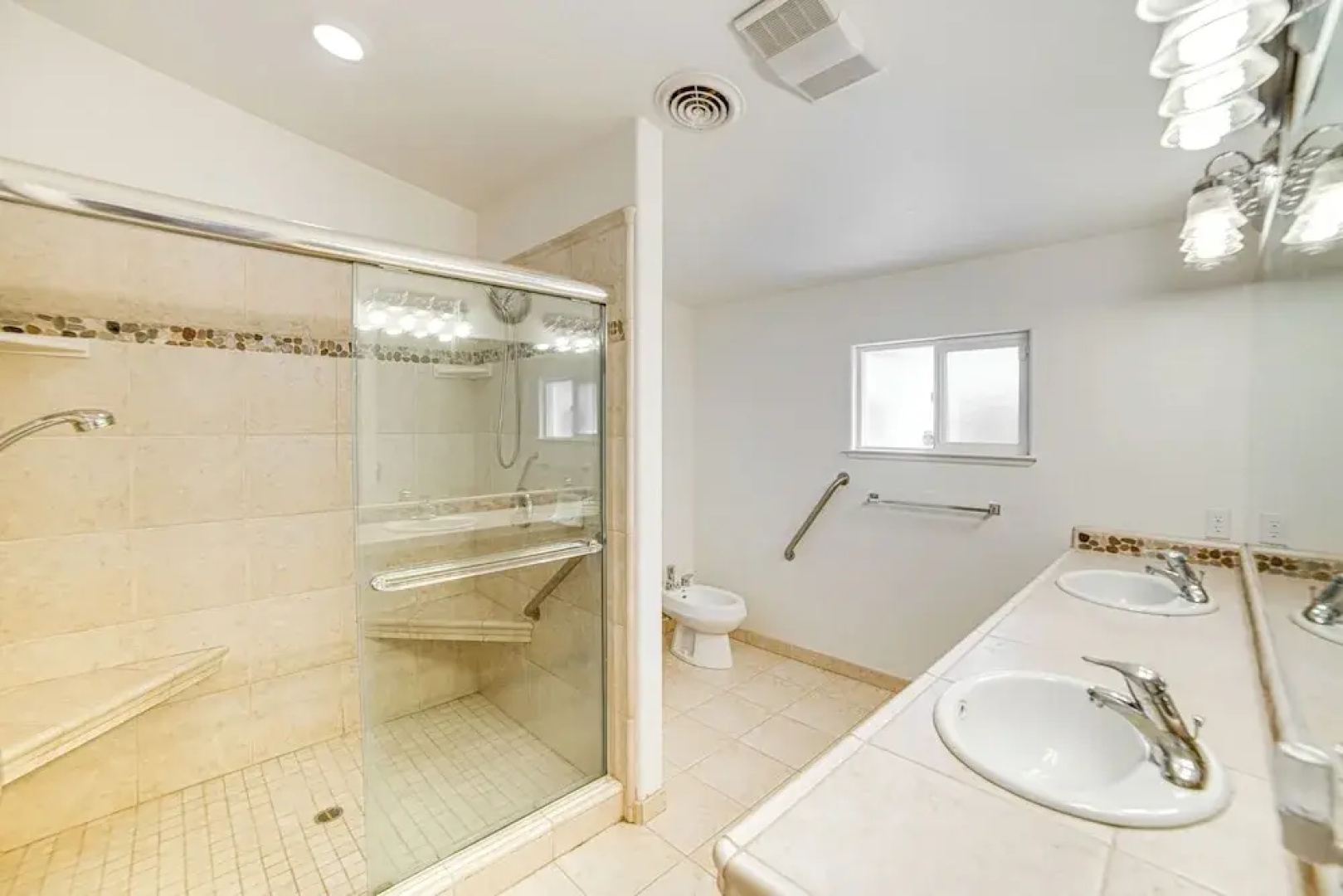 Steps to Clear Lake: Hot Tub Haven in Norcal!